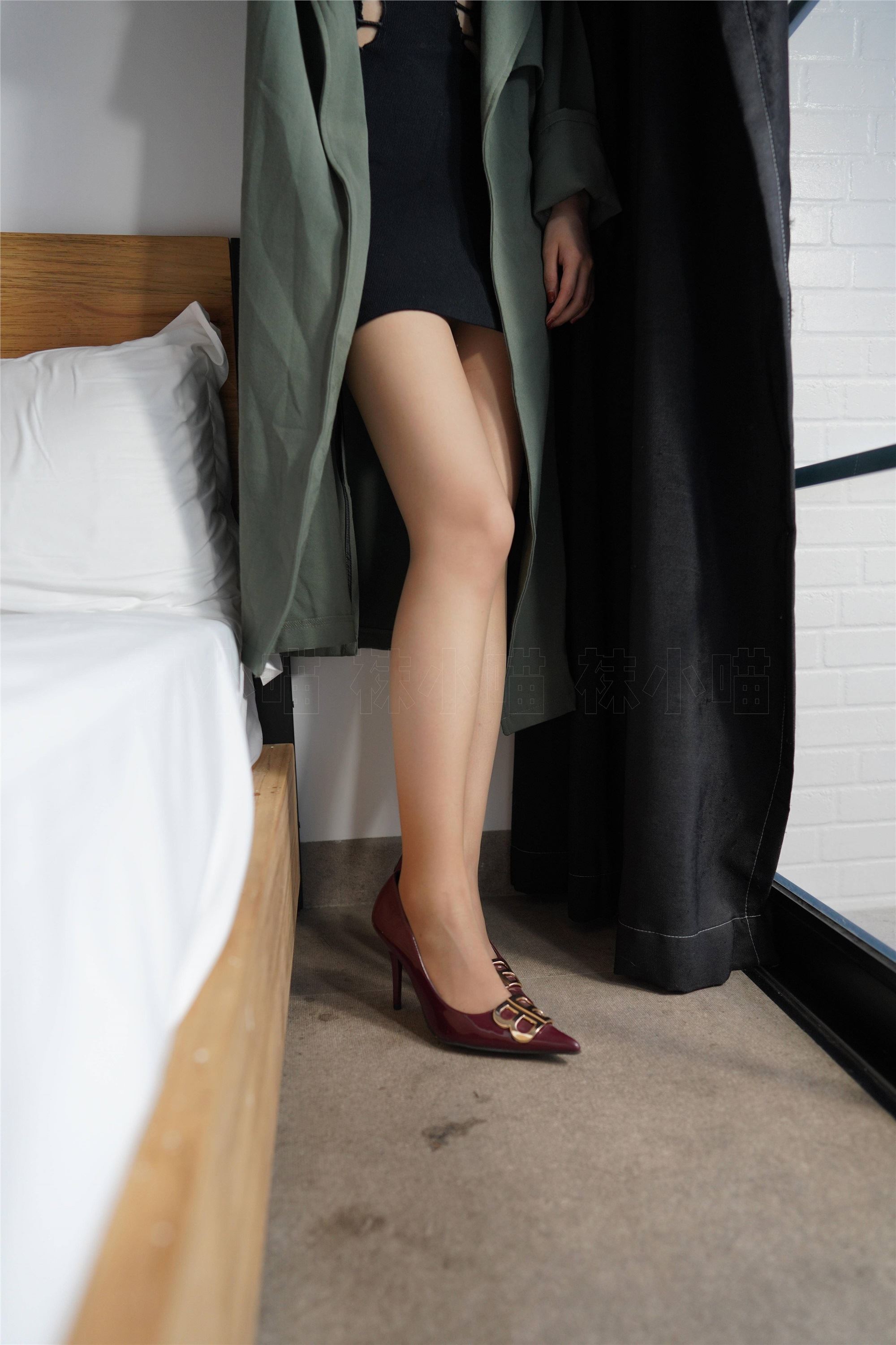 kittyWawa袜小喵  KT253 大衣×紧身裙